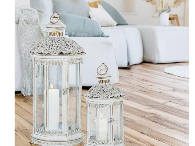 Conjunto de 2 FAROLES de metal blanco y oro, 67cm.