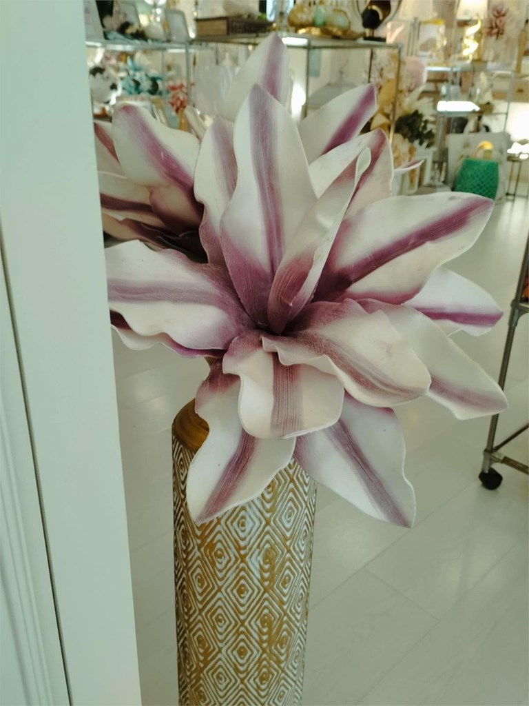 Foto 3 FLOR MORADA GRANDE, 90cms.