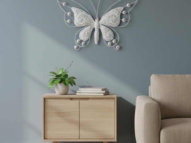 MARIPOSA BLANCA, 56cms.