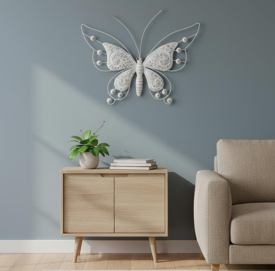 Foto 1 MARIPOSA BLANCA Y DORADA, 56cms.