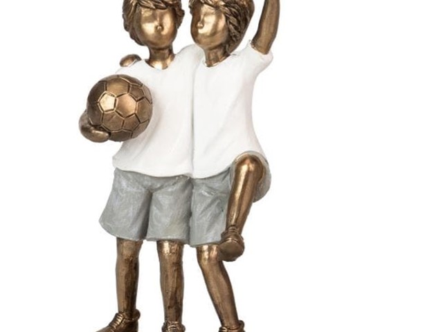 NIÑOS GRIS CON BALÓN.