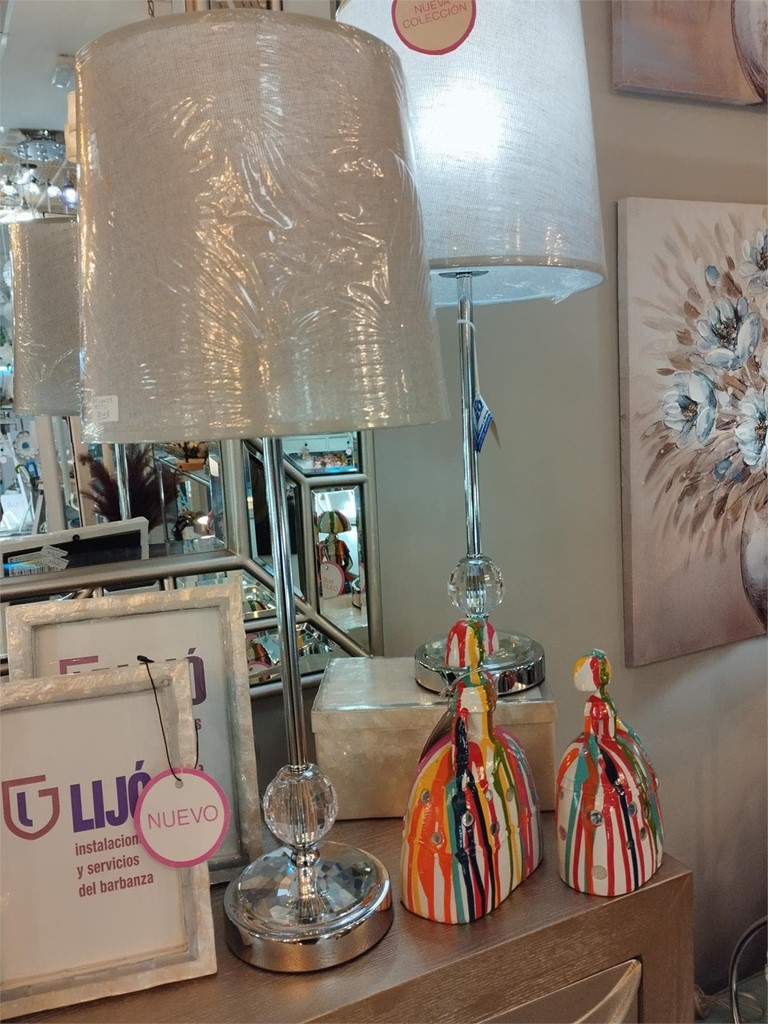 Foto 4 Sobremesa alta en CROMO con pantalla GRIS PERLA.